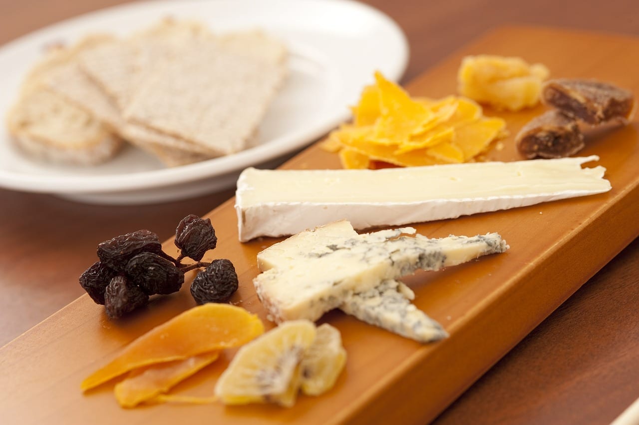 cómo acompañar una tabla de quesos