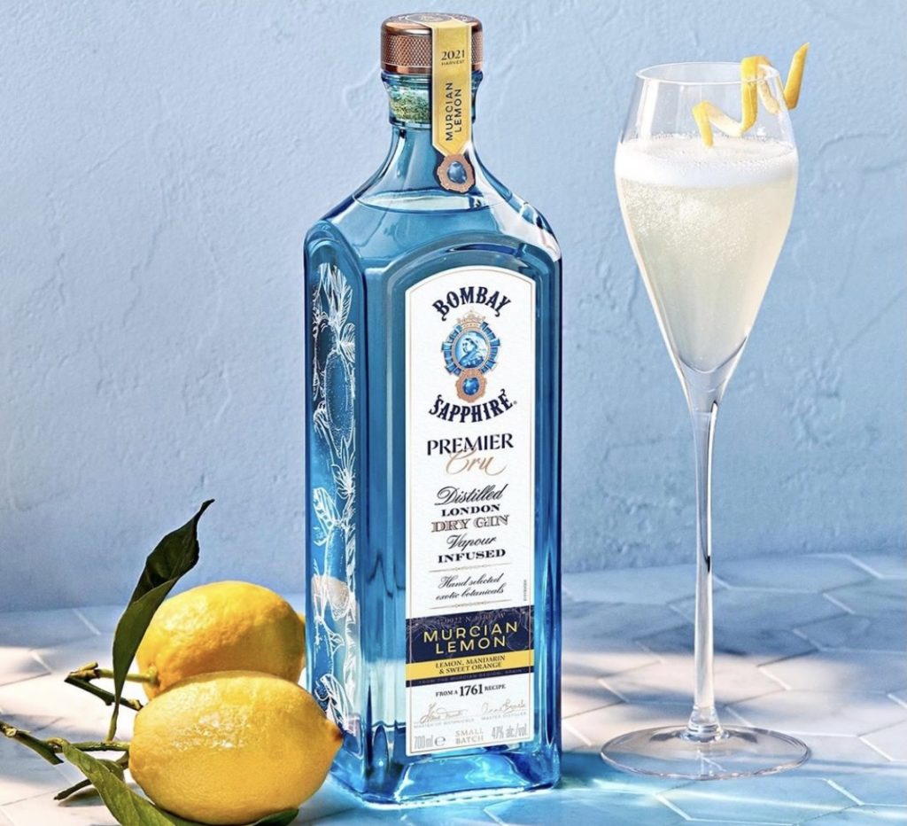 Джин Бомбей сапфир. Bombay Sapphire Premier Cru. Голландский Джин. Джин Бомбей сапфир этикетка.