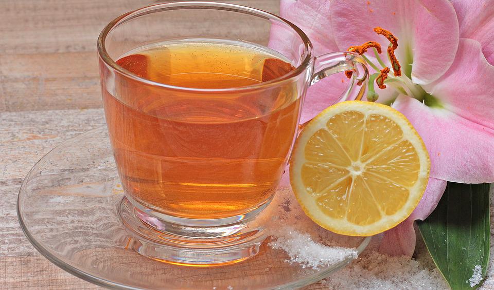 cold tea with lemon