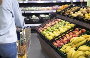 El aspecto y el precio predominan en la compra de frutas y hortalizas.