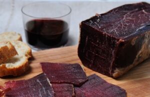 Cecina de León, origen y elaboración.