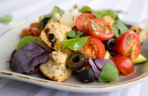 Cambia tus ensaladas con diferentes tipos de aliños