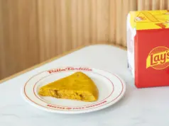 PepsiCo entra en la restauración con ‘Pilla Tortilla’, el primer restaurante de Lay’s