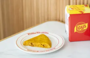 PepsiCo entra en la restauración con ‘Pilla Tortilla’, el primer restaurante de Lay’s