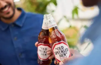 Damm acelera su expansión con la compra de la británica Old Speckled Hen